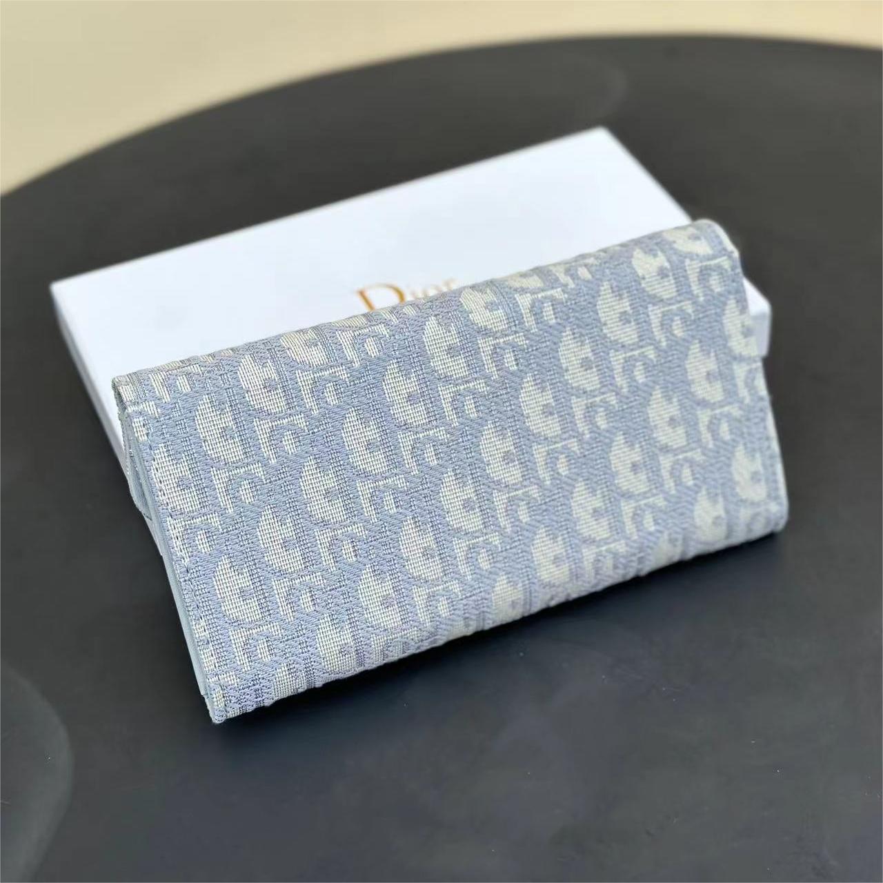 Wallet 19