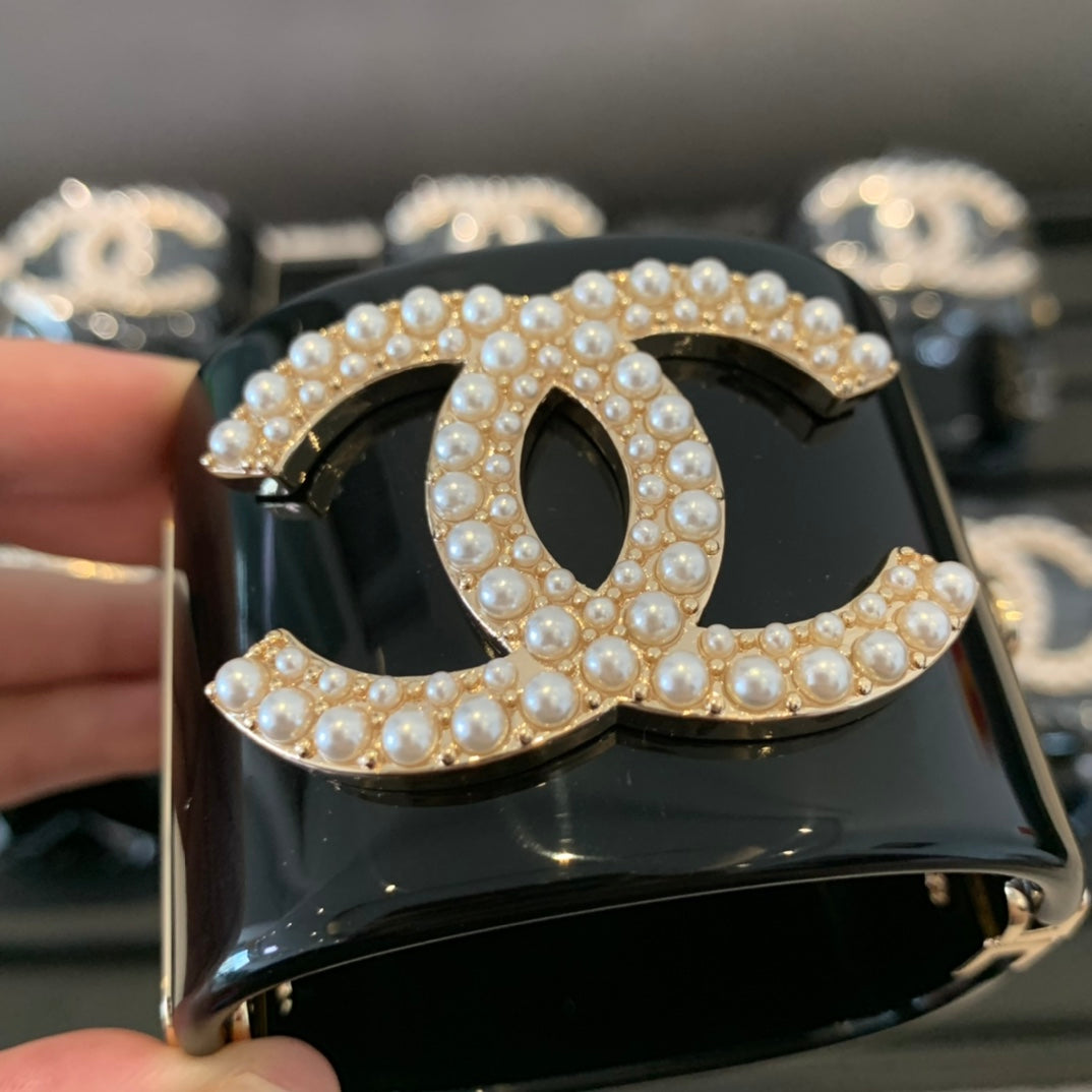 Accessory 29