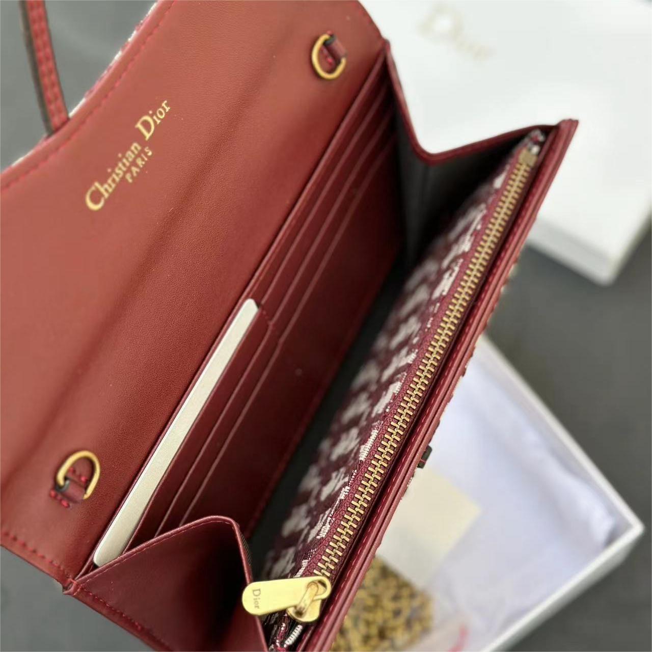 Wallet 19