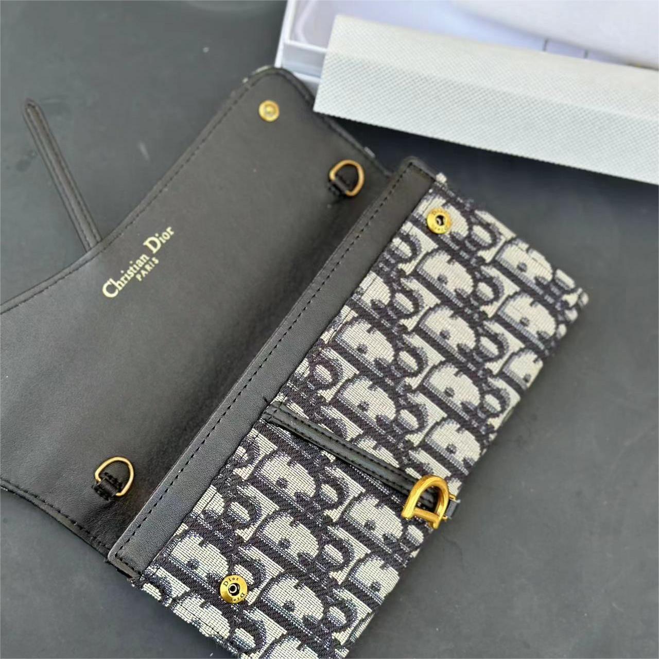 Wallet 19
