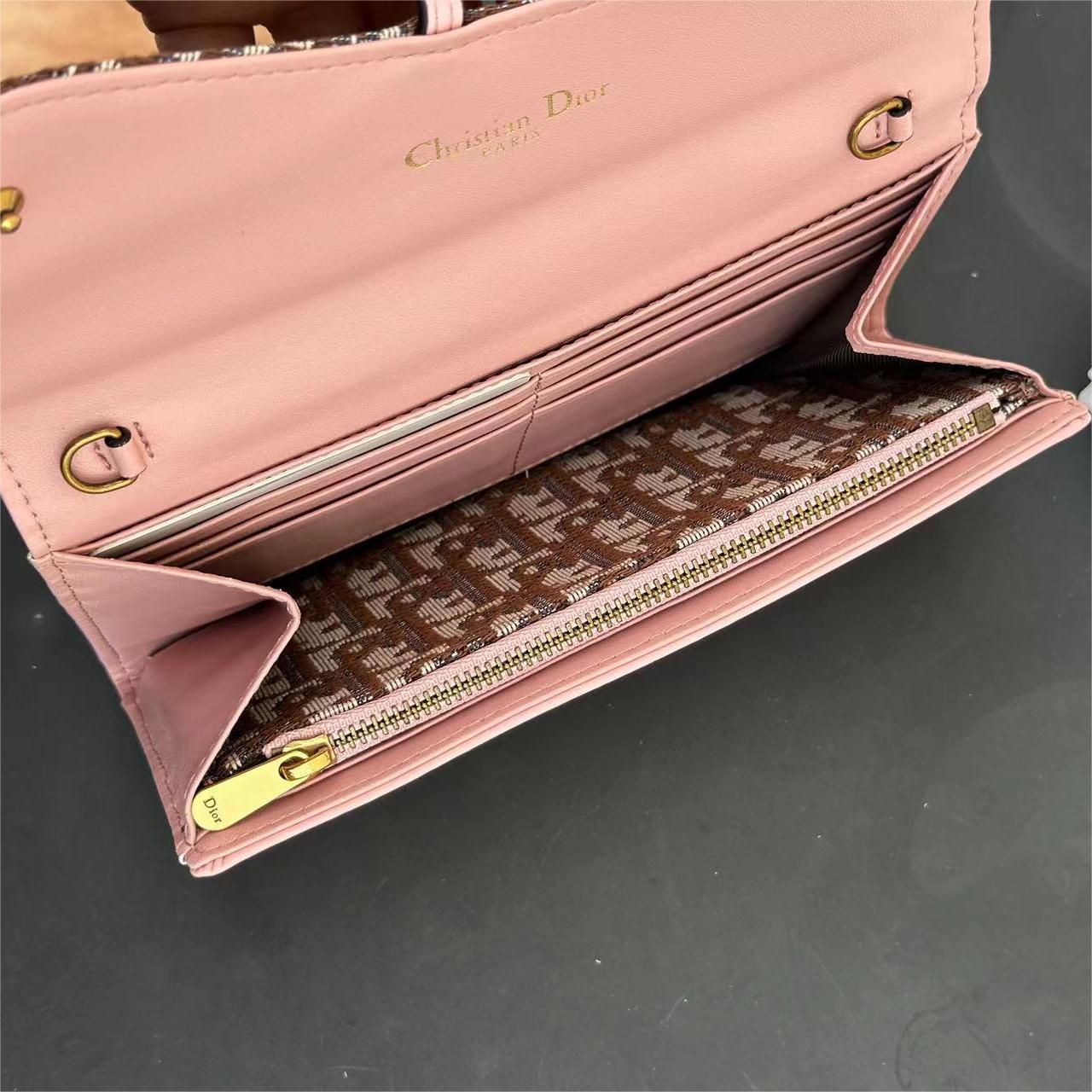 Wallet 19