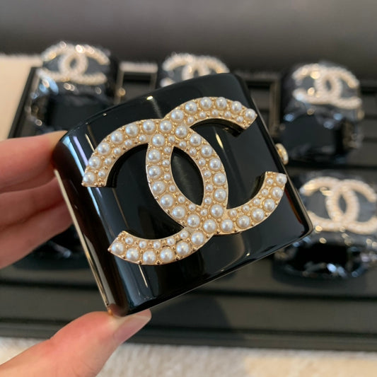 Accessory 29
