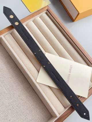 Accessory 13